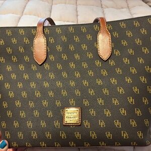 Dooney and Bourke Gretta tote